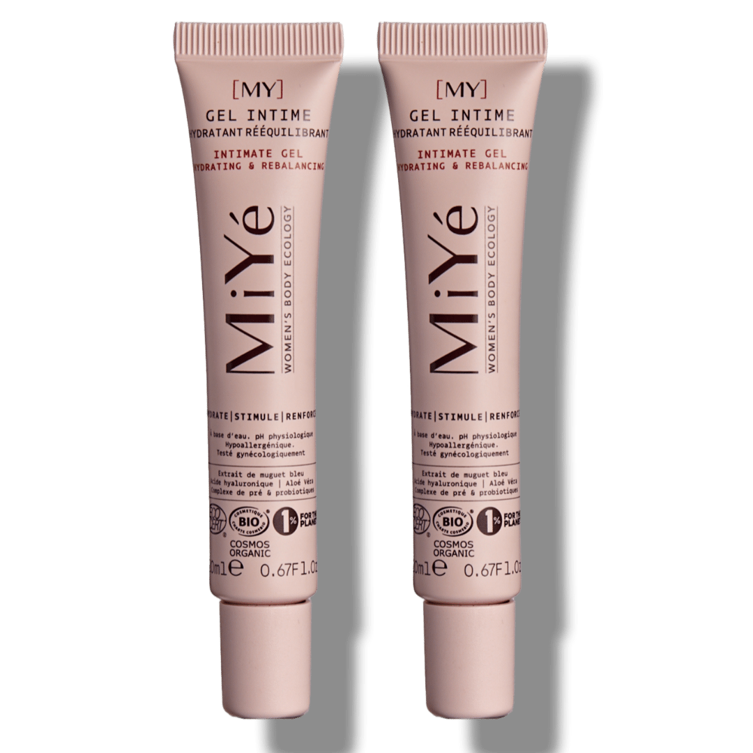 Deux tubes de gel intime 20ml sur fond transparent